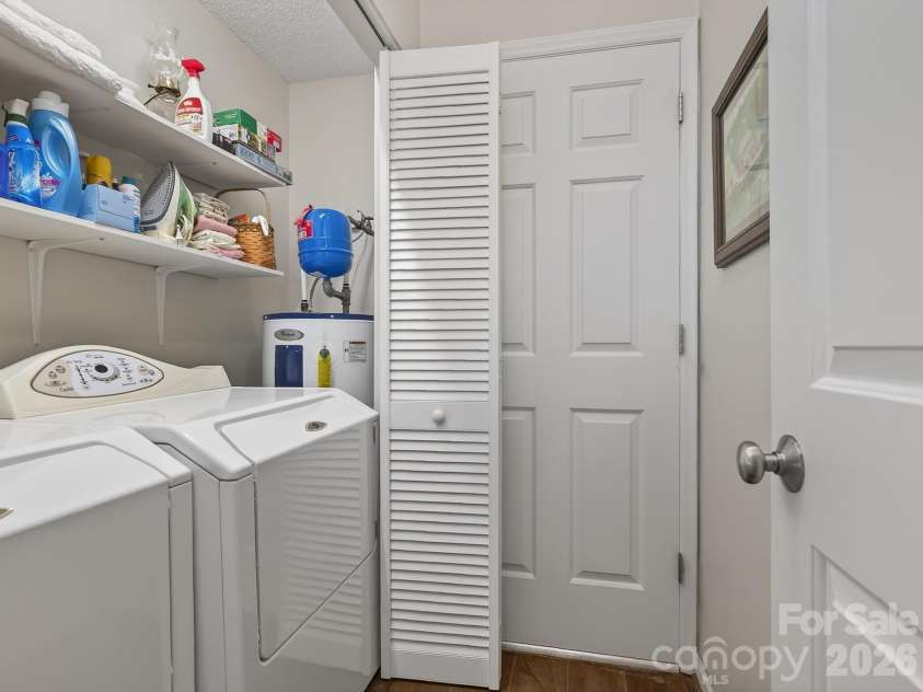 136 Deerlake Drive, Asheville, NC 28803.  MLS# CAR4376799, YatesRealty ID 18427. 