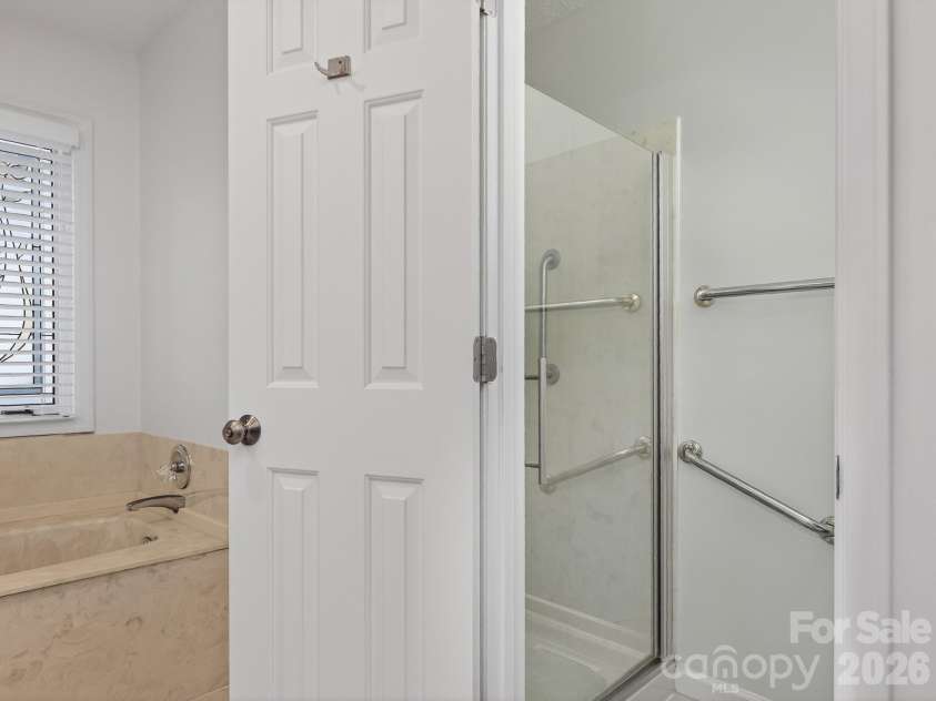 136 Deerlake Drive, Asheville, NC 28803.  MLS# CAR4376799, YatesRealty ID 18427. 