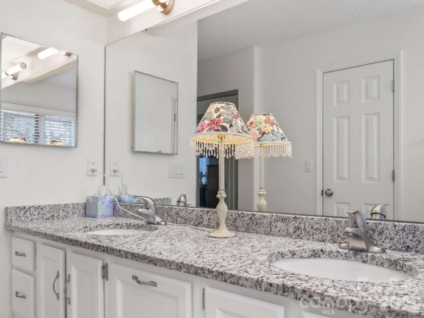 136 Deerlake Drive, Asheville, NC 28803.  MLS# CAR4376799, YatesRealty ID 18427. 
