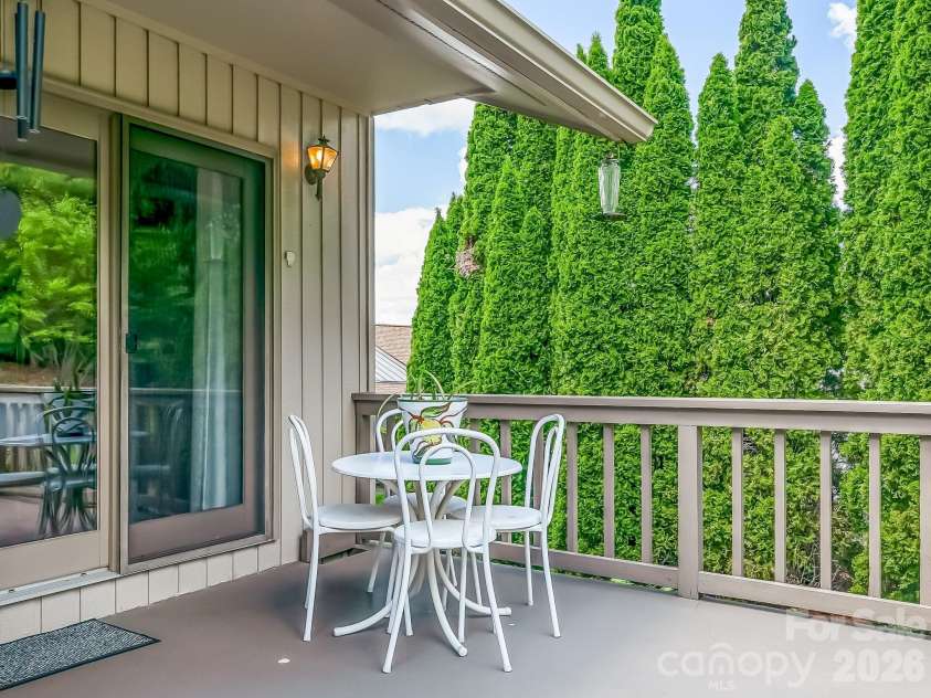 136 Deerlake Drive, Asheville, NC 28803.  MLS# CAR4376799, YatesRealty ID 18427. 