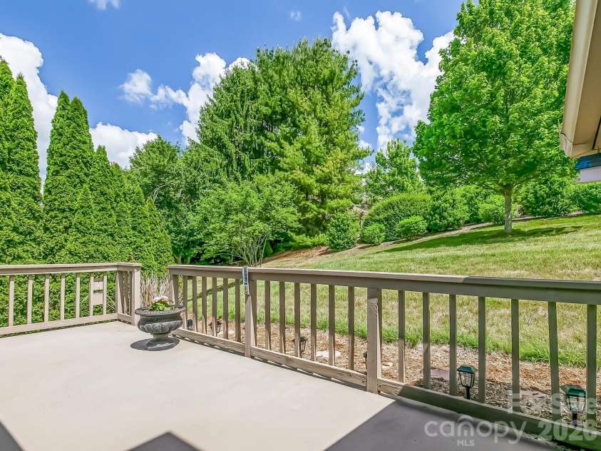 136 Deerlake Drive, Asheville, NC 28803.  MLS# CAR4376799, YatesRealty ID 18427. 
