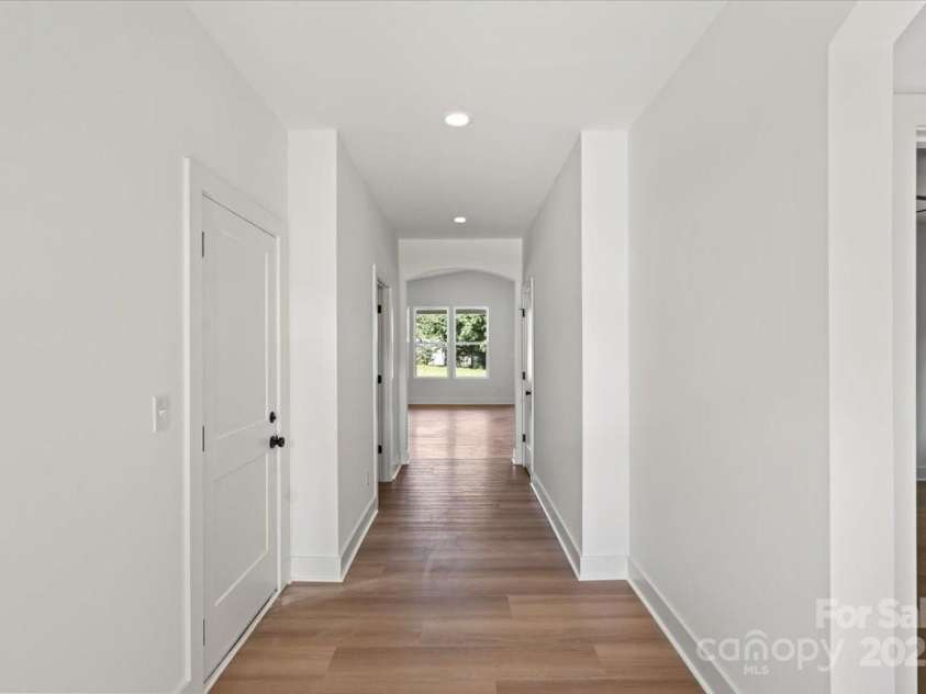 8632 Cedarbrook Drive, Charlotte, NC 28215.  MLS# CAR4261281, YatesRealty ID 18427. 