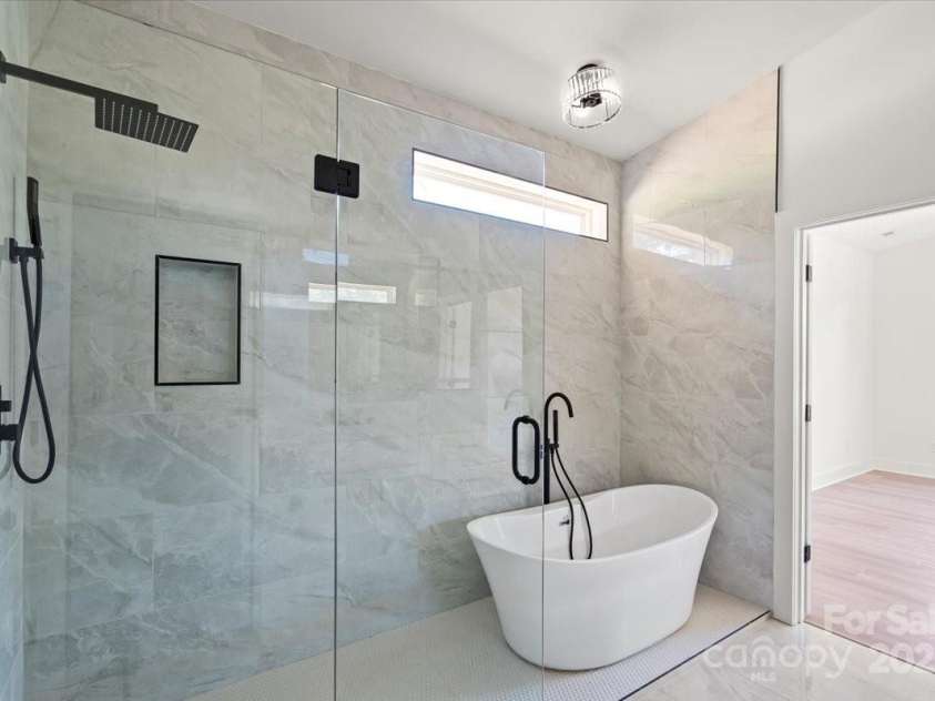 8632 Cedarbrook Drive, Charlotte, NC 28215.  MLS# CAR4261281, YatesRealty ID 18427. 