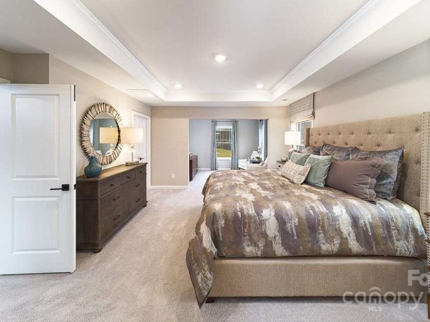 8004 Plymouth Drive, Sherrills Ford, NC 28673.  MLS# CAR4263432, YatesRealty ID 18428. 