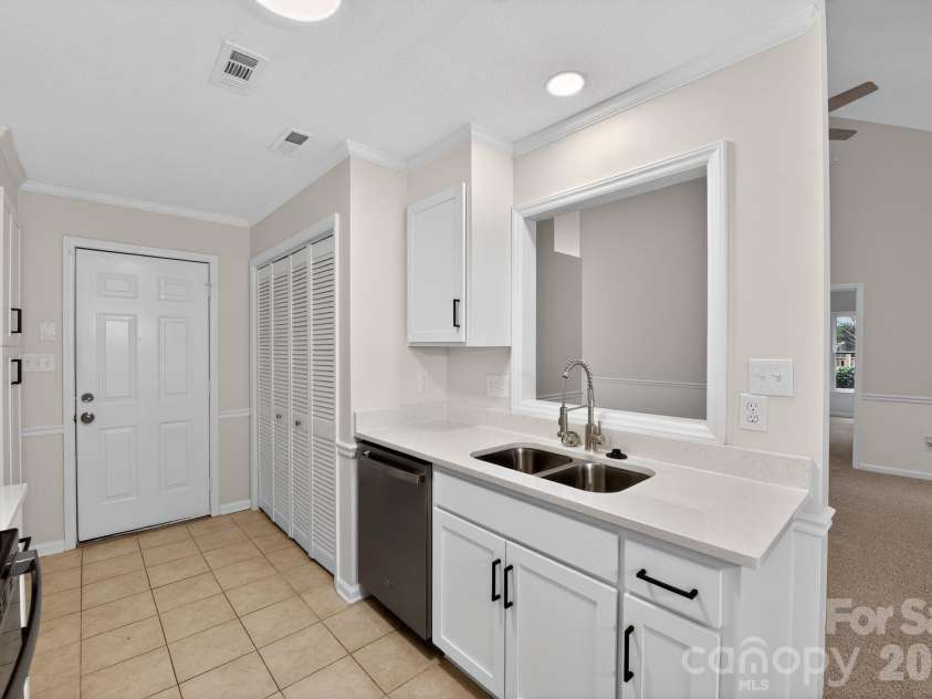 3055 River Ridge Drive, Gastonia, NC 28056.  MLS# CAR4377164, YatesRealty ID 18429. 