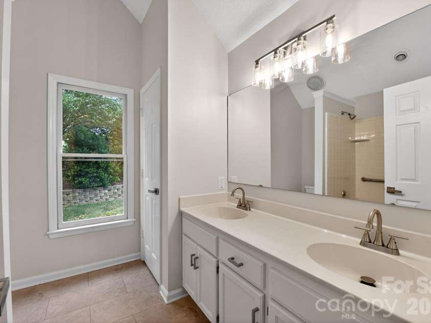 3055 River Ridge Drive, Gastonia, NC 28056.  MLS# CAR4377164, YatesRealty ID 18429. 