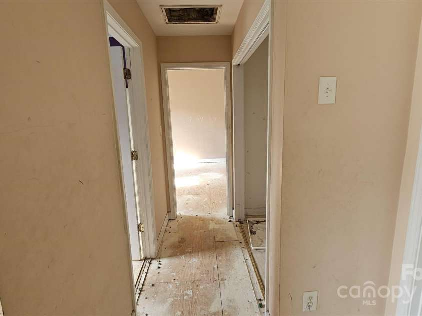 4227 Kiser Woods Drive, Concord, NC 28025.  MLS# CAR4267153, YatesRealty ID 18429. 