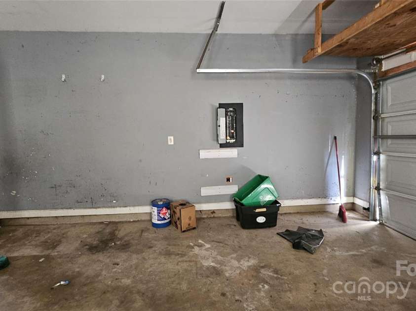 4227 Kiser Woods Drive, Concord, NC 28025.  MLS# CAR4267153, YatesRealty ID 18429. 