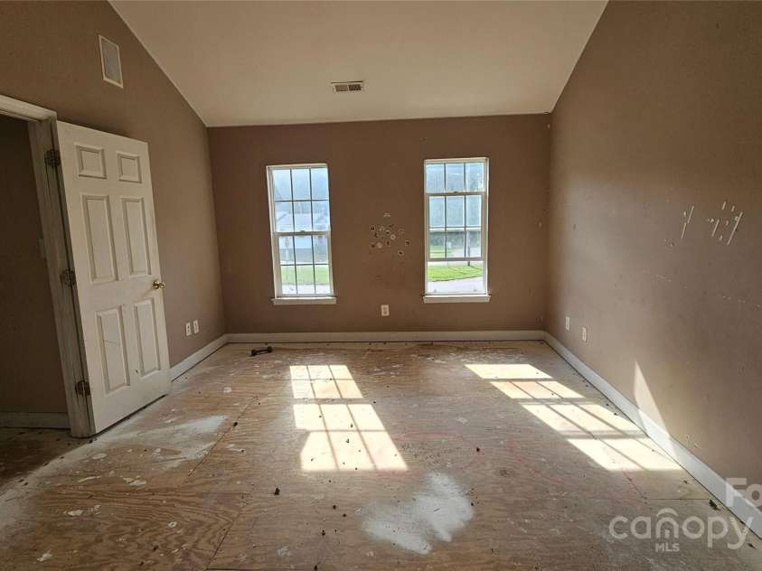 4227 Kiser Woods Drive, Concord, NC 28025.  MLS# CAR4267153, YatesRealty ID 18429. 