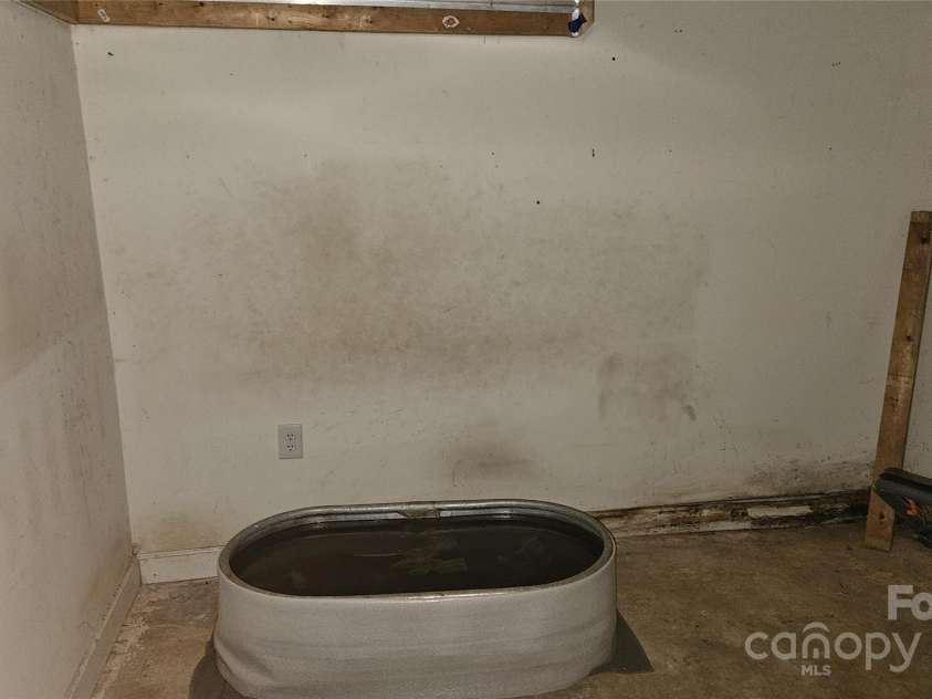 4227 Kiser Woods Drive, Concord, NC 28025.  MLS# CAR4267153, YatesRealty ID 18429. 