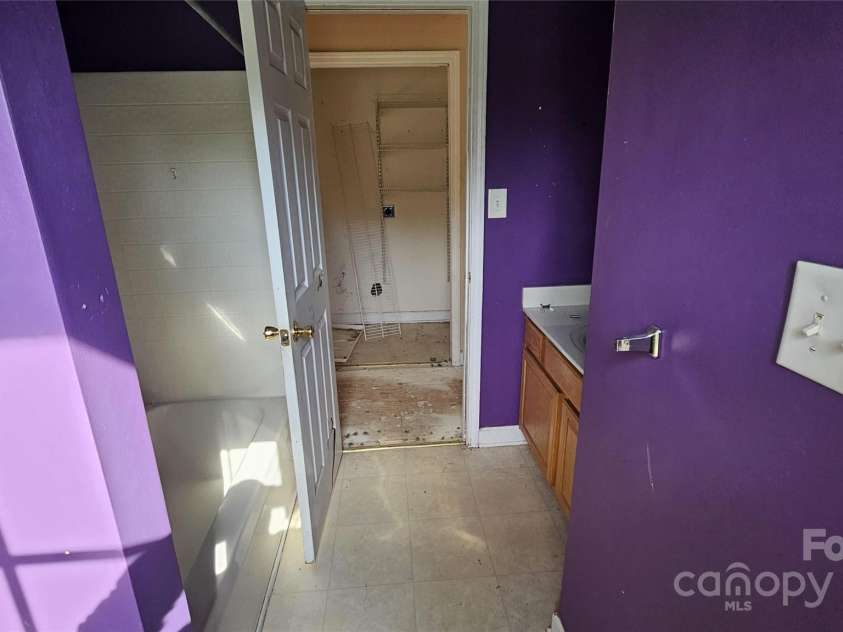 4227 Kiser Woods Drive, Concord, NC 28025.  MLS# CAR4267153, YatesRealty ID 18429. 