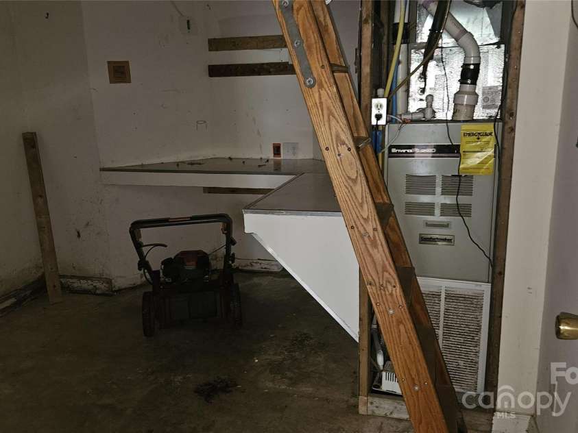 4227 Kiser Woods Drive, Concord, NC 28025.  MLS# CAR4267153, YatesRealty ID 18429. 