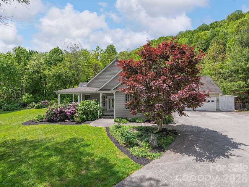 224 Hydrangea Drive, Waynesville, NC 28785.  MLS# CAR4377736, YatesRealty ID 18431. 