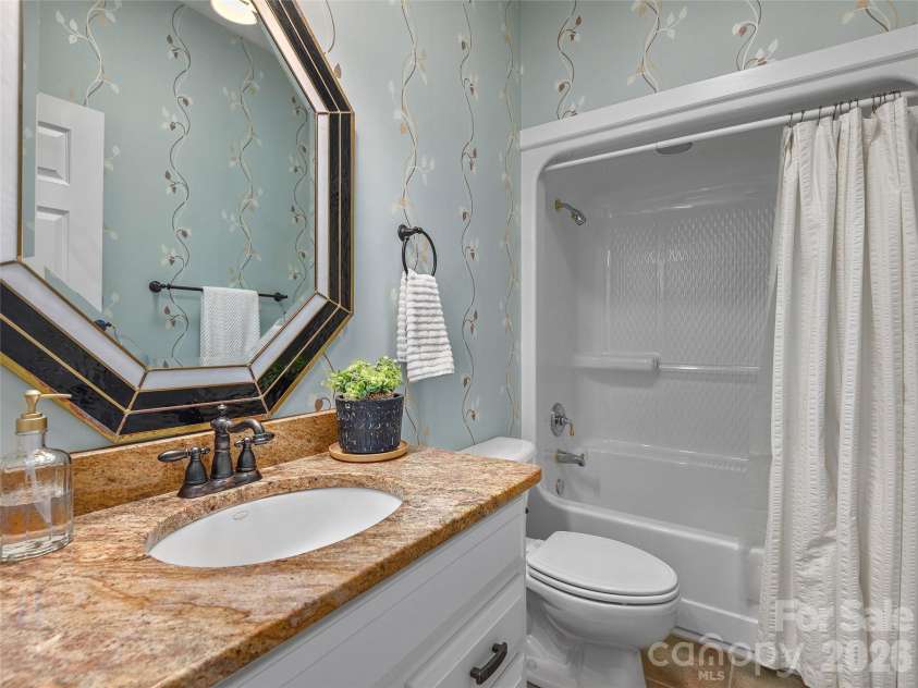 224 Hydrangea Drive, Waynesville, NC 28785.  MLS# CAR4377736, YatesRealty ID 18431. 
