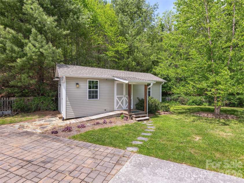 224 Hydrangea Drive, Waynesville, NC 28785.  MLS# CAR4377736, YatesRealty ID 18431. 