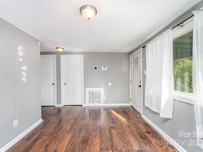 307 Elm Street, Belmont, NC 28012.  MLS# CAR4268378, YatesRealty ID 18431. 