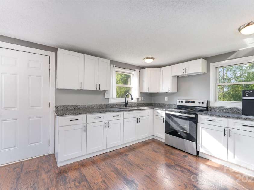 307 Elm Street, Belmont, NC 28012.  MLS# CAR4268378, YatesRealty ID 18431. 