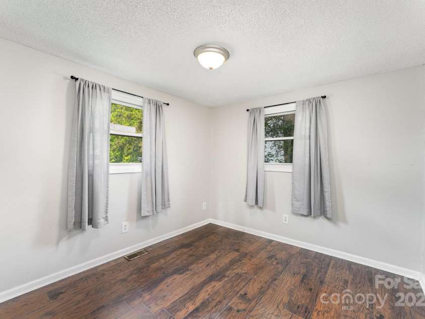 307 Elm Street, Belmont, NC 28012.  MLS# CAR4268378, YatesRealty ID 18431. 