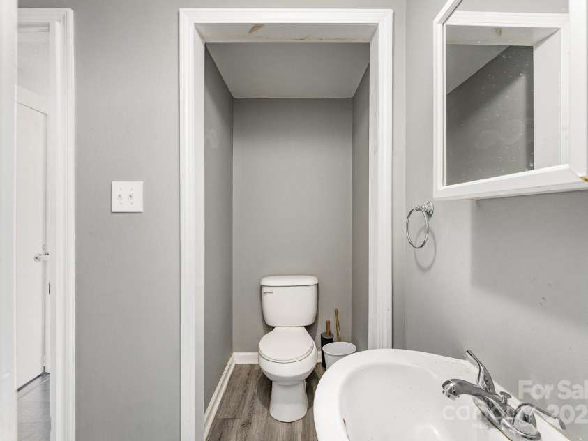 307 Elm Street, Belmont, NC 28012.  MLS# CAR4268378, YatesRealty ID 18431. 