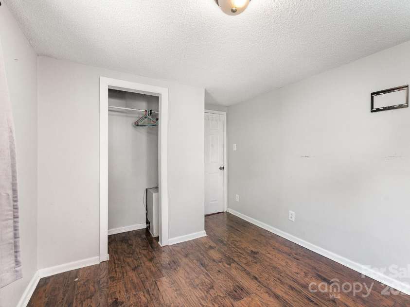 307 Elm Street, Belmont, NC 28012.  MLS# CAR4268378, YatesRealty ID 18431. 