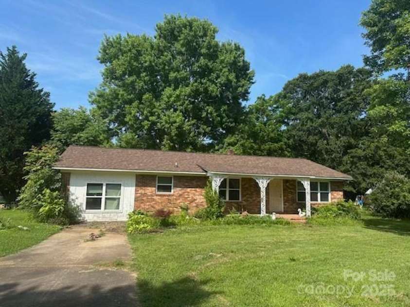 1421 Post Road, Shelby, NC 28150.  MLS# CAR4267934, YatesRealty ID 18432. 