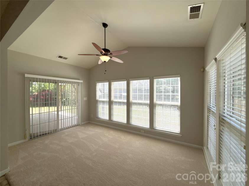 2140 Pineapple Court, Matthews, NC 28105.  MLS# CAR4375917, YatesRealty ID 18432. 