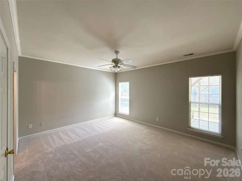 2140 Pineapple Court, Matthews, NC 28105.  MLS# CAR4375917, YatesRealty ID 18432. 