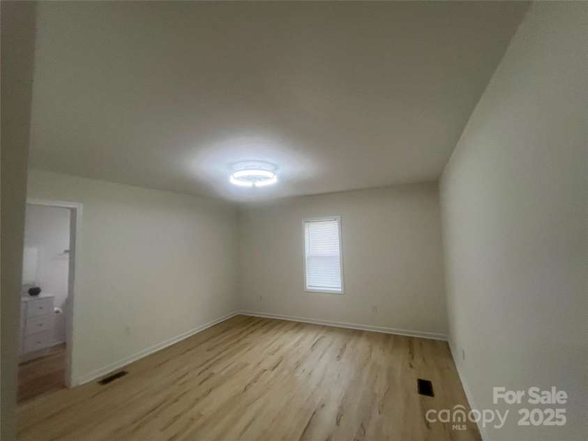 39 White Street, Chester, SC 29706.  MLS# CAR4268079, YatesRealty ID 18433. 