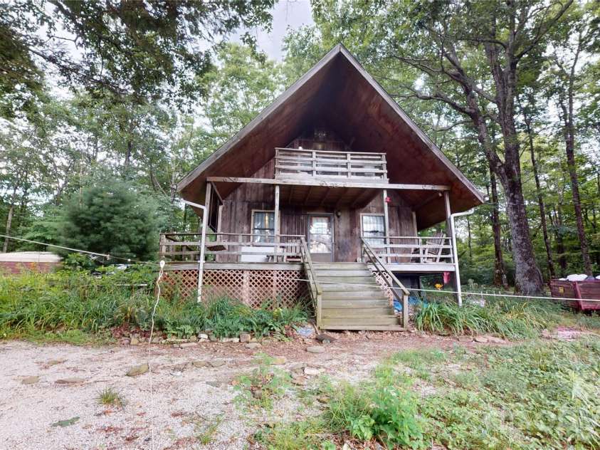 200 Osborn Knob Road, Marion, NC 28752.  MLS# CAR4378012, YatesRealty ID 18434. 