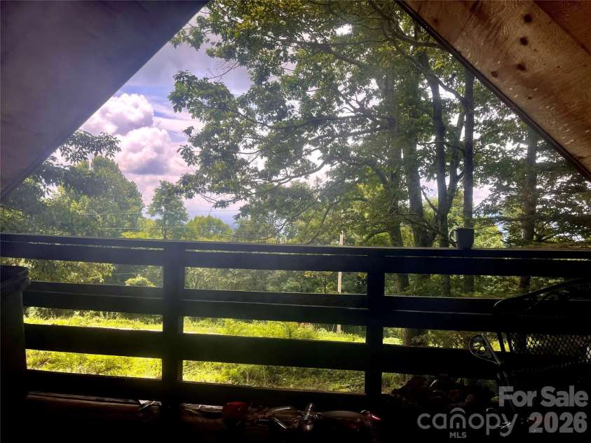 200 Osborn Knob Road, Marion, NC 28752.  MLS# CAR4378012, YatesRealty ID 18434. 