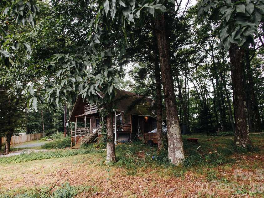 200 Osborn Knob Road, Marion, NC 28752.  MLS# CAR4378012, YatesRealty ID 18434. 