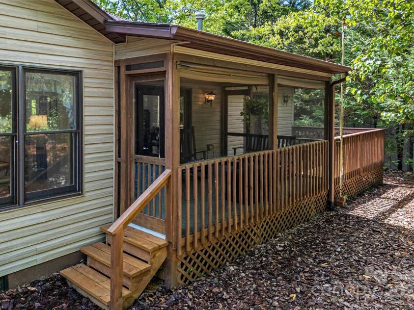 542 Soquili Drive, Brevard, NC 28712.  MLS# CAR4257806, YatesRealty ID 18434. 