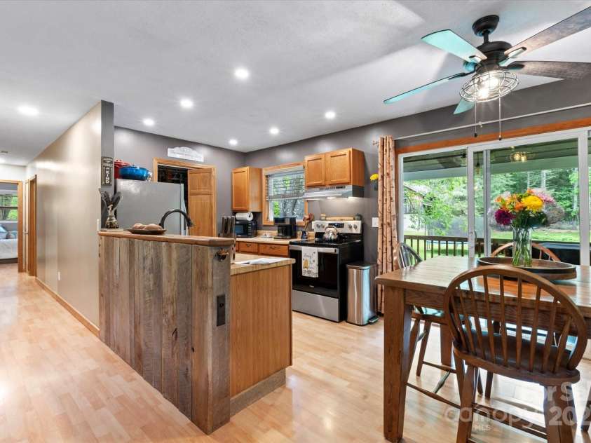 23 Mountain Meadow Lane, Canton, NC 28716.  MLS# CAR4269164, YatesRealty ID 18435. 