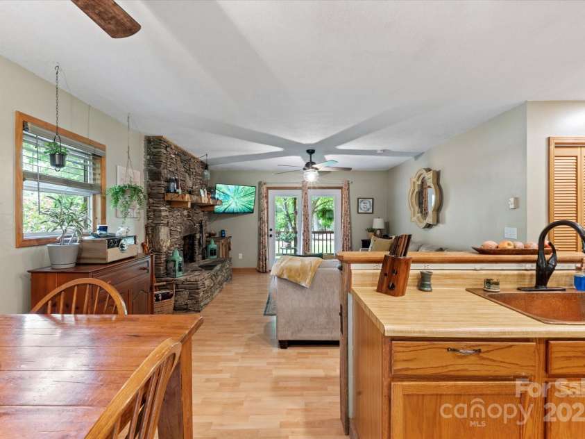 23 Mountain Meadow Lane, Canton, NC 28716.  MLS# CAR4269164, YatesRealty ID 18435. 