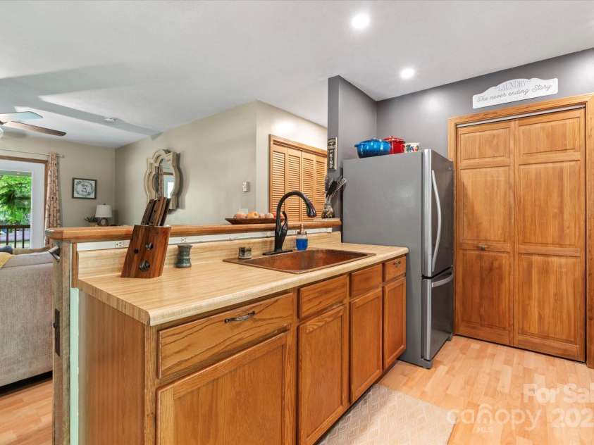 23 Mountain Meadow Lane, Canton, NC 28716.  MLS# CAR4269164, YatesRealty ID 18435. 