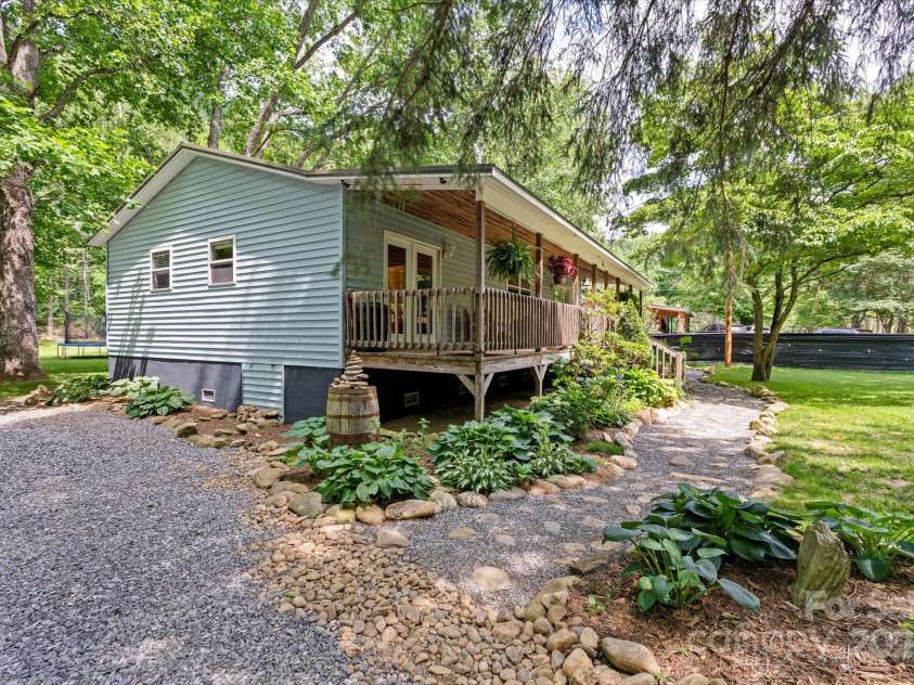 23 Mountain Meadow Lane, Canton, NC 28716.  MLS# CAR4269164, YatesRealty ID 18435. Welcome to Creekside paradise!