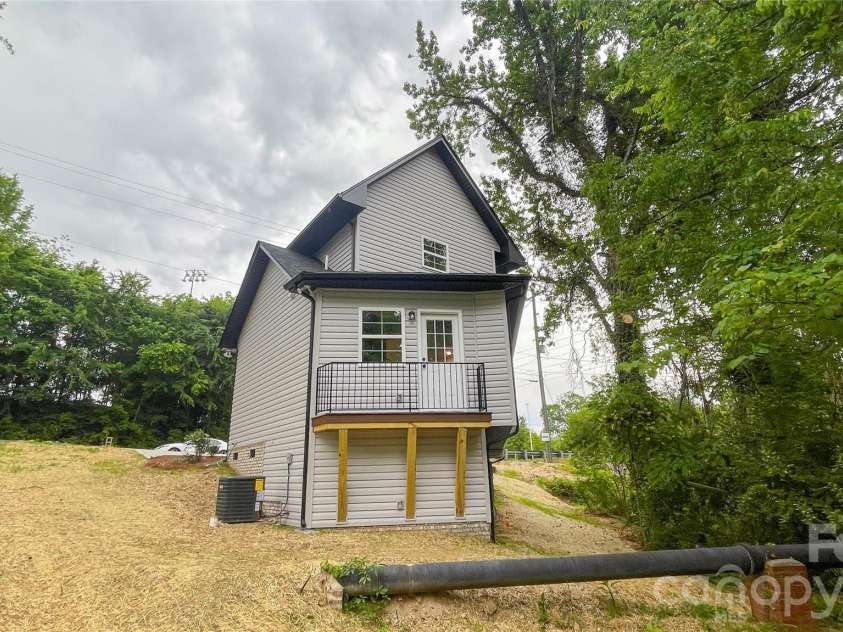 271 Stewart Street, Concord, NC 28027.  MLS# CAR4376424, YatesRealty ID 18435. 