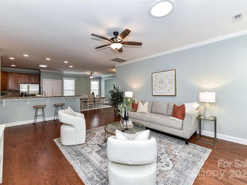 11123 Bailey Park Nature Drive, Cornelius, NC 28031.  MLS# CAR4247952, YatesRealty ID 18437. Open Plan with nice flow!