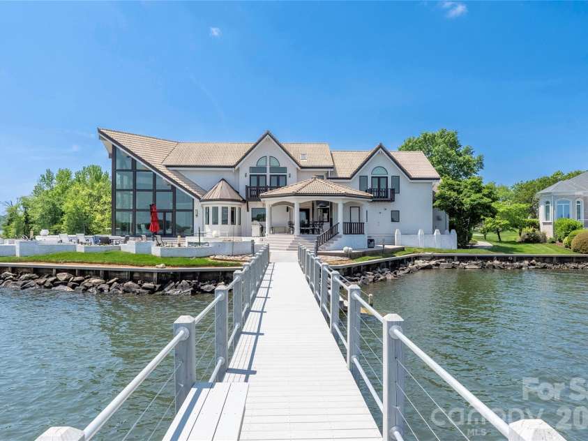 3386 Governors Island Drive, Denver, NC 28037.  MLS# CAR4370065, YatesRealty ID 18437. 