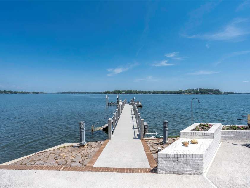 3386 Governors Island Drive, Denver, NC 28037.  MLS# CAR4370065, YatesRealty ID 18437. 