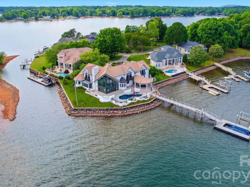 3386 Governors Island Drive, Denver, NC 28037.  MLS# CAR4370065, YatesRealty ID 18437. 