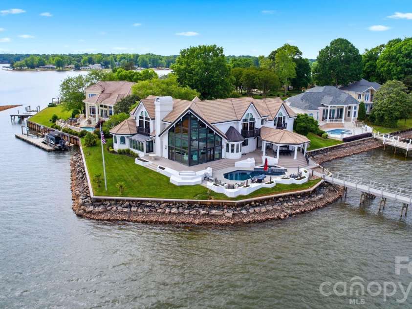 3386 Governors Island Drive, Denver, NC 28037.  MLS# CAR4370065, YatesRealty ID 18437. 
