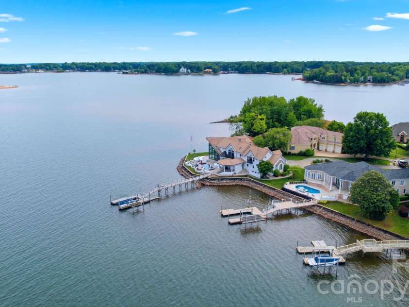 3386 Governors Island Drive, Denver, NC 28037.  MLS# CAR4370065, YatesRealty ID 18437. 
