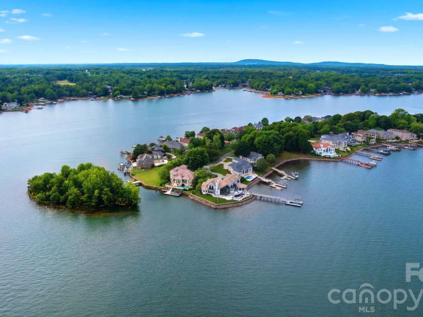 3386 Governors Island Drive, Denver, NC 28037.  MLS# CAR4370065, YatesRealty ID 18437. 