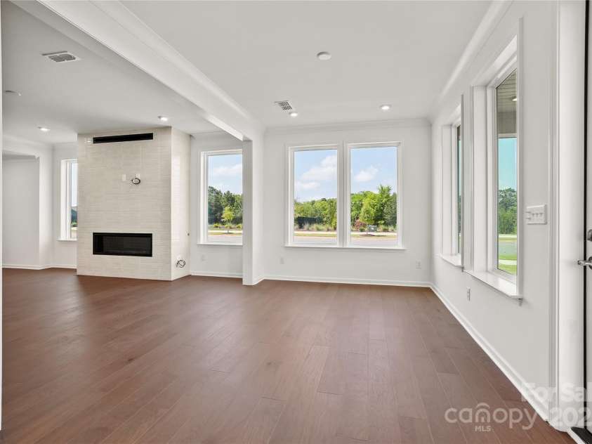 12009 Grinstead Lane, Charlotte, NC 28278.  MLS# CAR4268807, YatesRealty ID 18438. Dining to great room