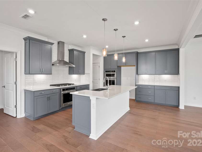 12009 Grinstead Lane, Charlotte, NC 28278.  MLS# CAR4268807, YatesRealty ID 18438. Kitchen view