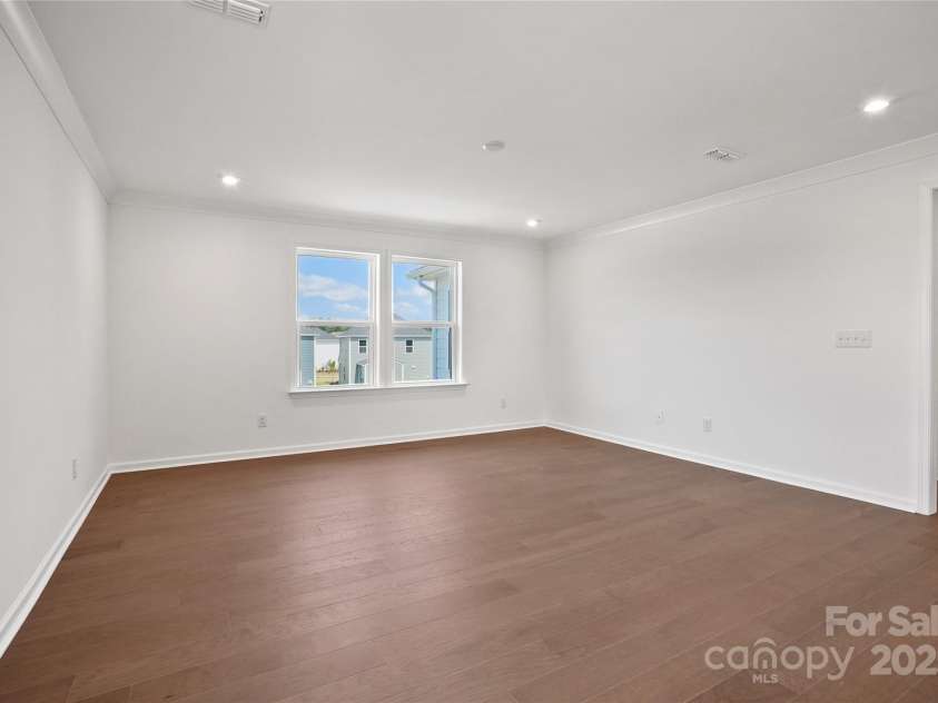 12009 Grinstead Lane, Charlotte, NC 28278.  MLS# CAR4268807, YatesRealty ID 18438. Loft