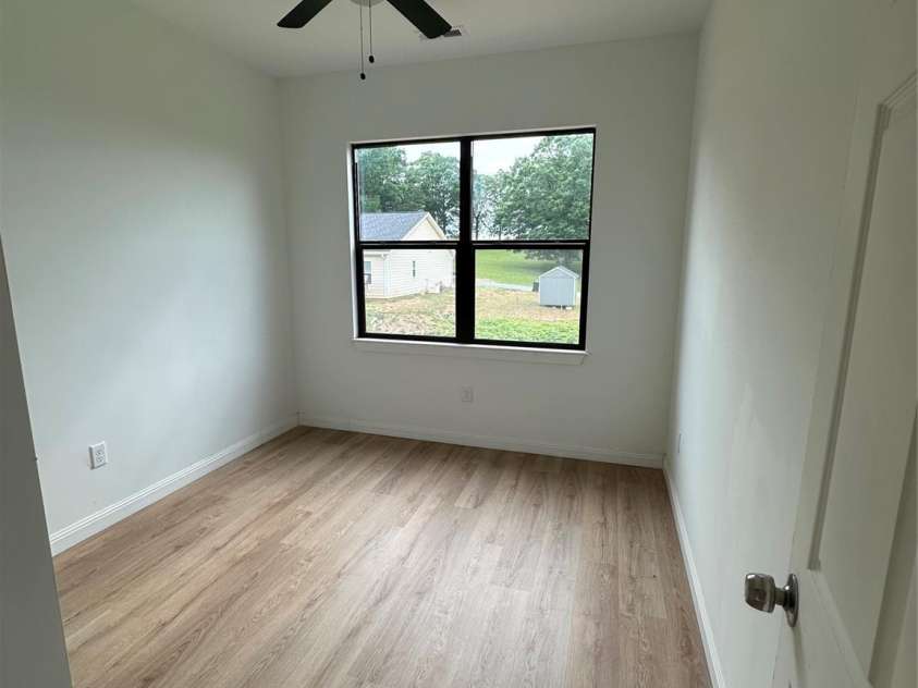 804 3rd Street Place, Hickory, NC 28602.  MLS# CAR4263715, YatesRealty ID 18439. 