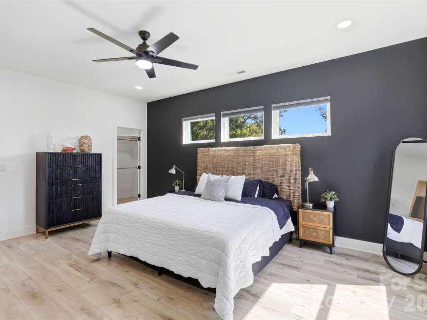 2629 Phillips Avenue, Charlotte, NC 28208.  MLS# CAR4374695, YatesRealty ID 18440. 
