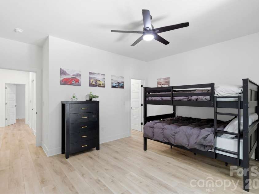 2629 Phillips Avenue, Charlotte, NC 28208.  MLS# CAR4374695, YatesRealty ID 18440. 